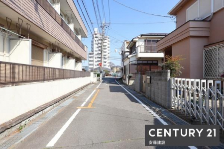 �O�ʓ��H�܂ތ��n�ʐ^�@�y�@�O�ʓ��H�@�z
������4������
�Ԓʂ肪���Ȃ����߁A�Q�Ă邱�ƂȂ����Ԃ��ł��Ĉ��S�ł�