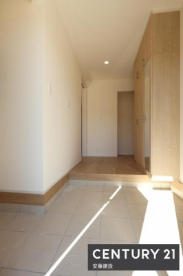 ���ց@�y�@���ց@/�@entrance�@�z
�Z�ސl�𖈓�������}�������A�������������͋C�̌���
