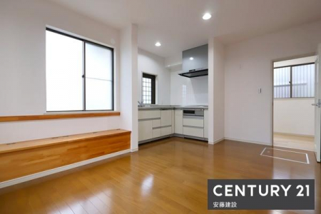 �L�b�`���@�y�@�_�C�j���O�L�b�`���@/�@9.3���@�z
��������Ƃ����L���̃_�C�j���O�L�b�`���́A��ʍ̌��ŗz���ǍD
���r���O�E�L������o���\�ŉƎ��������΂�����ł��I