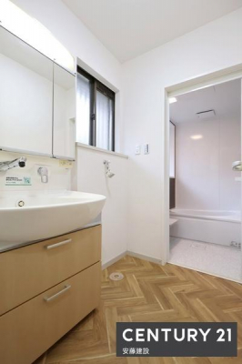 ���ʑ�E���ʏ��@�y�@���ʏ��@/�@Washroom�@�z
������������ʏ��́A�Z���������X�g���X�t���[�ɐg�x�x�ł������ȋ��
����������[���ł���Ɨ����ʉ��ϑ䊮���I