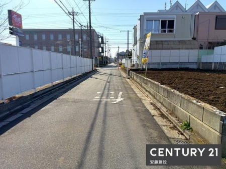 �O�ʓ��H�܂ތ��n�ʐ^�@�y�@�O�ʓ��H�@�z
�k������4.5������