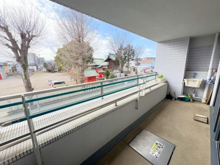 �o���R�j�[�@�y�@�o���R�j�[�@/�@Balcony�@�z
��Ƃ�̓�����o���R�j�[�́A���������Ŗ����̂�����₨�|���̂��叕����ł��I
�ڂ̑O�͒��ԏ�̈ד�������ǍD