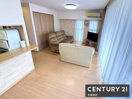 ���r���O�@�y�@���r���O�@/�@12.4���@�z
�_�C�j���O�ƃv���C�x�[�g��Ԃ𕪂��ă��C�A�E�g�\�Ȃ�Ƃ�̍L��