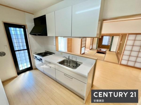 �L�b�`���@�y�@�L�b�`���@/�@Kitchen�@�z
���r���O�����n����I�[�v���L�b�`���ŁA�������̎󂯓n�����X���[�Y�I