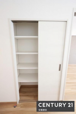 ���[�@�y�@���r���O���[�@�z
���q���������ƕ߂Ă������茩����������ˎ��̃��r���O���[
�I�̍��������R�ɒ����ł��A�����΂�Ɠd��R�[�g�ށA���[�ꏊ�ɔY�݂����ȃA�C�e�����܂Ƃ߂Đ����ł��܂��I