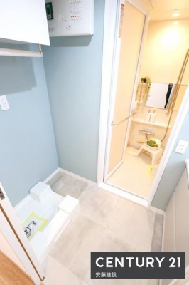 ���ʑ�E���ʏ��@�y�@���ʏ��@/�@Washroom�@�z
������������ʏ��͖Z���������X�g���X�t���[�ɐg�x�x�ł������ȋ�ԁI
����@�u��㕔�Ɏ��[�I�����ŁA�o�X�^�I���̎��[���\