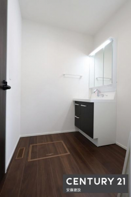 ���ʑ�E���ʏ��@�y�@���ʏ��@/�@Washroom�@�z
������������ʏ�
����������[�ł���Ɨ����ʉ��ϑ䊮���I