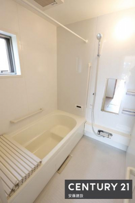 �����@�y�@�����@/�@Bathroom�@�z
�������Ǝ����̃o�X�^�C�����߂��������Ȑ��������闁��
�����g�[�����@��������Ă��芷�C���₷���A�~��͉ߓx�ȉ��x����h���܂�