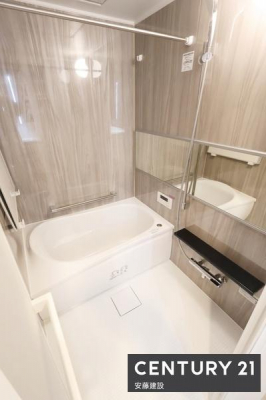 �����@�y�@�����@/�@Bathroom�@�z
�������Ǝ����̃o�X�^�C�����߂��������Ȑ��������闁��
�����g�[�����@��������Ă��芷�C���₷���A�~��͉ߓx�ȉ��x����h���܂�
