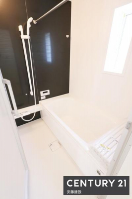 �����@�y�@�����@/�@Bathroom�@�z
�������Ǝ����̃o�X�^�C�����߂��������Ȑ��������闁��
�z�X�N���[����������Ă���A�J�̓��ł��������������\