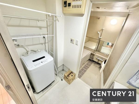 ���ʑ�E���ʏ��@�y�@���ʏ��@/�@Washroom�@�z
�傫�ȋ��Ǝ��[������������ʏ�