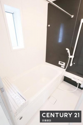 �����@�y�@�����@/�@Bathroom�@�z
�������Ǝ����̃o�X�^�C�����߂��������Ȑ��������闁��
�z�X�N���[����������Ă���A�J�̓��ł����������\�I
