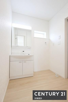 ���ʑ�E���ʏ��@�y�@���ʏ��@/�@Washroom�@�z
������������ʏ��́A�Ƒ��݂�Ȃ����K�Ɏg����悤�z�����ꂽ���
�o�^�o�^�������Ȓ��̎��Ԃ��A��Ƃ�������ĉ߂����܂��I