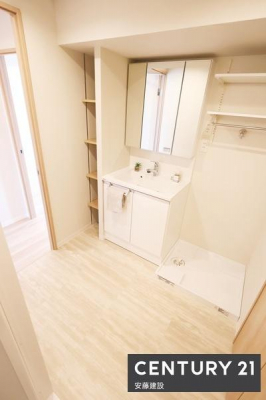 ���ʑ�E���ʏ��@�y�@���ʏ��@/�@Washroom�@�z
������������ʏ��́A�Ƒ��݂�Ȃ����K�Ɏg����悤�z�����ꂽ���
�o�^�o�^�������Ȓ��̎��Ԃ��A��Ƃ�������ĉ߂����܂��I