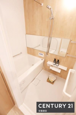 �����@�y�@�����@/�@Bathroom�@�z
�������Ǝ����̃o�X�^�C�����߂��������Ȑ��������闁��
�z�X�N���[����������Ă���A�J�̓��ł����������\�I