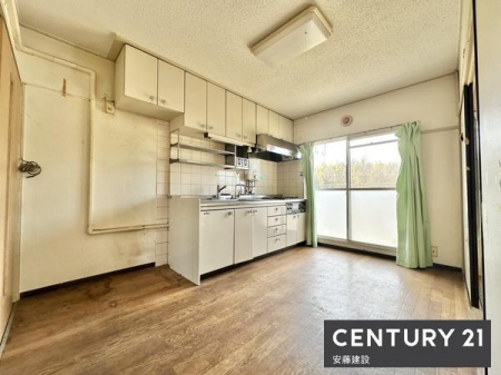 ���r���O�@�y�@�_�C�j���O�L�b�`���@/�@6���@�z
�L�b�`���Ƒ|���o�������߂��A�����͖��邢�_�C�j���O�ɁI