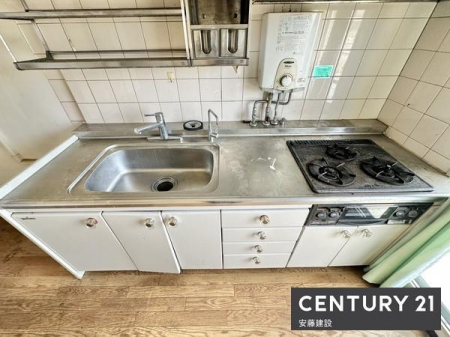 �L�b�`���@�y�@�L�b�`���@/�@Kitchen�@�z
�������ɏW���ł���Ɨ��^�L�b�`��
���Ɋ��C��Ƒ|���o����������M��ɂ�����������ɂ����݌v�I