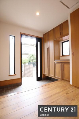 ���ց@�y�@���ց@/�@entrance�@�z
�J�������錺�ւ́A�A��E���q��S�n�悭�}���Ă���܂��I
�V���[�Y�{�b�N�X����