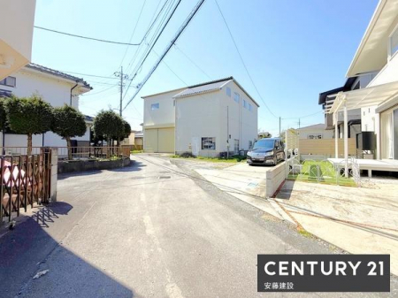 �O�ʓ��H�܂ތ��n�ʐ^�@�y�@�O�ʓ��H�@�z
������4������