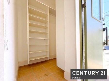 ���[�@�y�@SIC�@�z
�����΂�₷���x�r�[�J�[��A�E�g�h�A�p�i�A�G�ꂽ�J������̂܂܎��[�\��SIC����