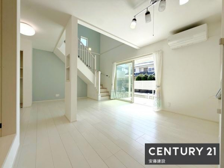 ���r���O�@�y�@���r���O�@/�@18.2���@�z
�������Ɠ������ʍ̌��̃_�u�����ʂŁA���ƊJ�����ɖ������L�X���r���O
�Ƒ��Ƃ̂ӂꂠ���������₷�����r���O�C���K�i�݌v�I