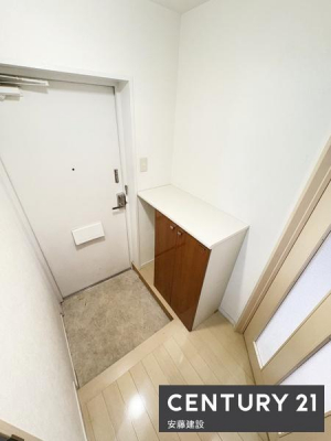 ���ց@�y�@���ց@/�@entrance�@�z
���������ӂ�錺�ւ́A�A��E���q��S�n�悭�}���Ă���܂�
�U�炩�肪���Ȍ��ւ���������Еt���V���[�Y�{�b�N�X����