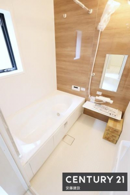 �����@�y�@�����@/�@Bathroom�@�z
�������Ǝ����̃o�X�^�C�����߂��������Ȑ��������闁��
�z�X�N���[����������Ă���A�J�̓��ł����������\�I
