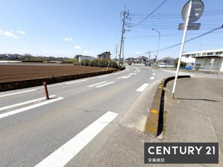 �O�ʓ��H�܂ތ��n�ʐ^�@�y�@�O�ʓ��H�@�z
�쐼����8.7�������i�����j