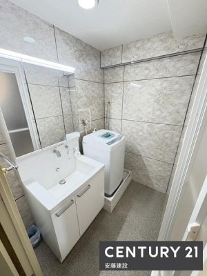 ���ʑ�E���ʏ��@�y�@���ʏ��@/�@Washroom�@�z
������������ʏ��́A�Ƒ��݂�Ȃ����K�Ɏg����悤�z�����ꂽ���
�o�^�o�^�������Ȓ��̎��Ԃ��A��Ƃ�������ĉ߂����܂��I