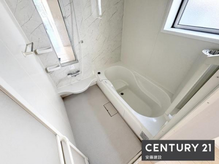 �����@�y�@�����@/�@Bathroom�@�z
�������Ǝ����̃o�X�^�C�����߂��������Ȑ��������闁��
�������芷�C���΂�����ł��܂��I
