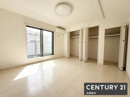 �Q���@�y�@�Q���@/�@8���@�z
���D�݂̉Ƌ�ł������̋�Ԃ�����L���̐Q��
�_�u���x�b�g��u���Ă���Ƃ肪���育�v�w�Ŏg���₷�����