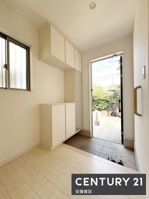 ���[�@�y�@�V���[�Y�{�b�N�X�@�z
�U�炩�肪���Ȍ��ւ���������Еt���V���[�Y�{�b�N�X����
����A�N�Z�T���[�A�ϗt�A������u���Ă������ȋ�Ԃ��y���߂܂��I