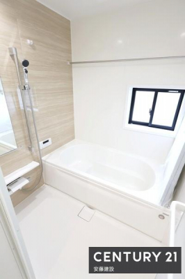 �����@�y�@�����@/�@Bathroom�@�z
�������Ǝ����̃o�X�^�C�����߂��������Ȑ��������闁��
�z�X�N���[����������Ă���A�J�̓��ł��������������\