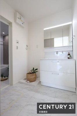 ���ʑ�E���ʏ��@�y�@2�K���ʏ��@/�@Washroom�@�z
������������ʏ��́A�Z���������X�g���X�t���[�ɐg�x�x�ł������ȋ��
����������[���ł���Ɨ����ʉ��ϑ䊮���I