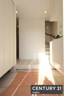 ���ց@�y�@���ց@/�@entrance�@�z
���������ӂ�錺�ւ́A�A��E���q��S�n�悭�}���Ă���܂�
�U�炩�肪���Ȍ��ւ���������Еt���V���[�Y�{�b�N�X����