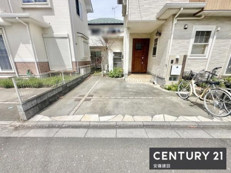 ���ԏ�@�y�@���ԏ�@/�@parking�@�z
����Q��\�Ȓ��ԃX�y�[�X�i�Ԏ퐧���L�j
���v�w���ꂼ��̂��Ԃ����Ƃ̑O�ɒ�߂邱�Ƃ��ł��܂�
