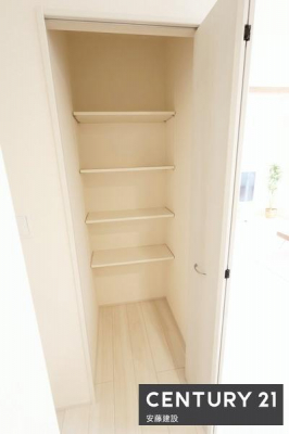 ���[�@�y�@�p���g���[�@�z
�L�b�`�����ɐH���i����p�i�����[�ł���p���g���[����
