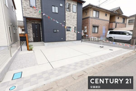 ���ԏ�@�y�@���ԏ�@/�@parking�@�z
����3�䒓�ԉ\�ȃX�y�[�X
��Ԃ�o�C�N�E���]�Ԓu����Ȃǂɂ��𗧂�������Ƃ����L���ł��I