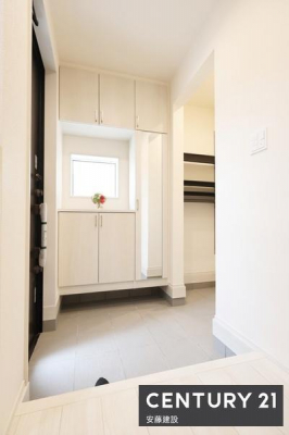 ���ց@�y�@���ց@/�@entrance�@�z
�������������͋C�̂�Ƃ肠�錺�ւ́A�Ԍ����L���J���I�ȋ��
���o�����O�̐g�����Ȃ݃`�F�b�N�ɕ֗��ȃ~���[�t�V���[�Y�{�b�N�X����