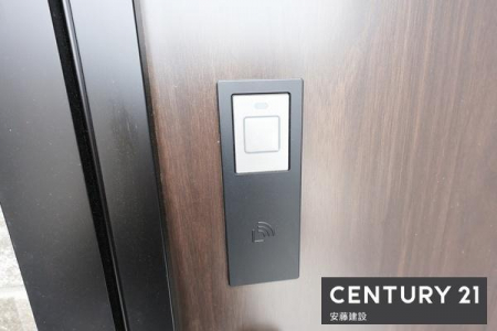 ���̑����ρ@�y�@�ݔ��@�z
�����^�b�`�Ŏ{�J���\�ȃX�}�[�g�L�[���ځI
�������A���J�̓��A�q�ǂ��Ǝ肪�����Ȃ��Ƃ��ł������Ɏ{���ł��Ă��ꂵ���@�\