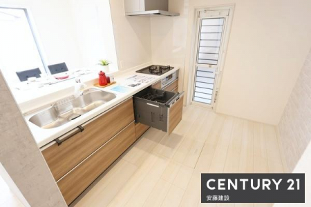 �L�b�`���@�y�@�L�b�`���@/�@Kitchen�@�z
���r���O�����n����I�[�v���L�b�`���ŁA�������̎󂯓n�����X���[�Y�I
�①�ɁA�H��I��u���Ă������̎ז��ɂȂ�Ȃ���Ƃ�̋��