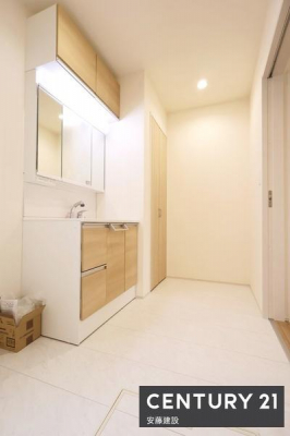 ���ʑ�E���ʏ��@�y�@���ʏ��@/�@Washroom�@�z
������������ʏ��́A�Ƒ��݂�Ȃ����K�Ɏg����悤�z�����ꂽ���
�o�^�o�^�������Ȓ��̎��Ԃ��A��Ƃ�������ĉ߂����܂��I