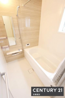 �����@�y�@�����@/�@Bathroom�@�z
�������Ǝ����̃o�X�^�C�����߂��������Ȑ��������闁��
�z�X�N���[����������Ă���A�J�̓��ł����������\�I