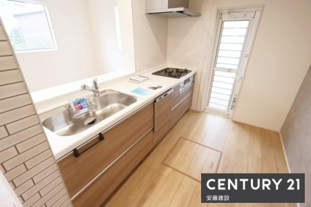 �L�b�`���@�y�@�L�b�`���@/�@Kitchen�@�z
���r���O�����n����I�[�v���L�b�`���ŁA�������̎󂯓n�����X���[�Y�I
�①�ɁA�H��I��u���Ă������̎ז��ɂȂ�Ȃ���Ƃ�̋��