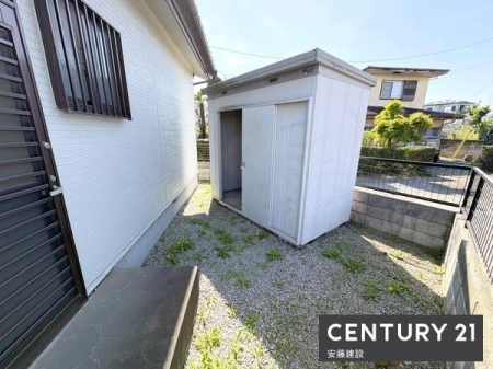 ���̑����n�@�y�@�ݔ��@�z
�u��ɍ���H��ނȂǂ̎��[�ɕ֗��ȊO�����u