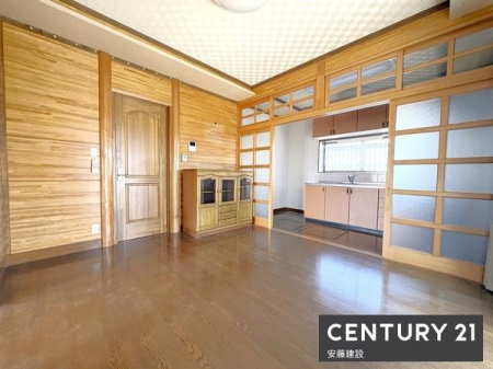 ���r���O�@�y�@�_�C�j���O�@/�@11���@�z
�쓌����ʂ��|���o�����̂��ߖ��邢�_�C�j���O�I
�Ƒ��c���ƐH�����ł����Ƃ�̃X�y�[�X