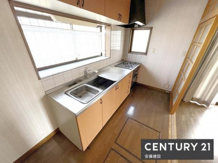 �L�b�`���@�y�@�L�b�`���@/�@Kitchen�@�z
�������ɏW���ł���Ɨ��^�L�b�`��
�_�C�j���O�Ǝd�؂���d�l�A�K���X�h�A�̂��ߖ��邳�͂�������m�ۂł��܂��I