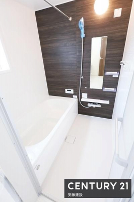 �����@�y�@�����@/�@Bathroom�@�z
�z�e���̂悤�ȏ㎿�ȃf�U�C���̃V�X�e���o�X
�z�X�N���[����������Ă���A�J�̓��ł����������\