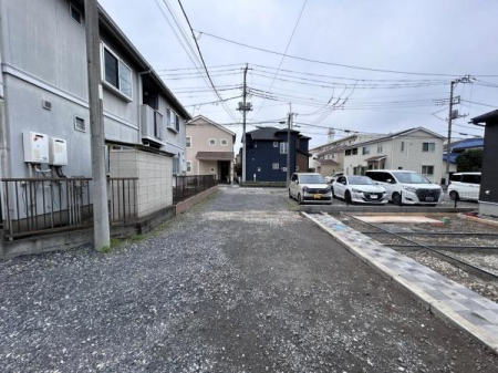 �O�ʓ��H�܂ތ��n�ʐ^�@�y�@�O�ʓ��H�@�z
�쓌��4.4������
�O�ʓ��H�͍s���~�܂�̂��߁A�ʉߎԗ������Ȃ��Â��ł��B
