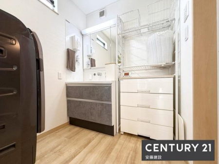 ���ʑ�E���ʏ��@�y�@���ʏ��@/�@Washroom�@�z
���邭��Ƃ�̂�����ʏ��͂���������[�ł�����ʉ��ϑ䊮���B
�Z���������X�g���X�t���[�ɐg�x�x�ł��܂��ˁI